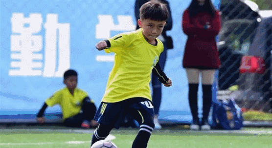 玩球技.gif