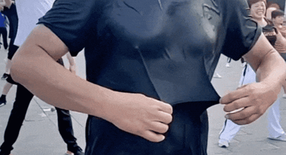 一身汗水.gif